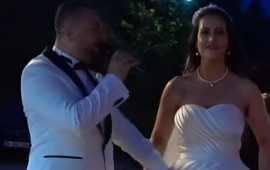 Toyunda həmin mahnını oxuduğuna görə məhkəməyə verildi  FOTO