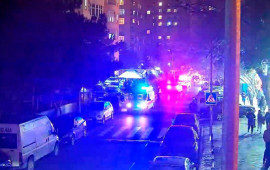 Yanğına görə bu küçədə hərəkət məhdudlaşdırıldı  Foto