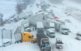 ABŞdə 100dən &ccedil;ox maşın toqquşdu 