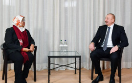 İlham Əliyev Davosda BMTnin Məskunlaşma Proqramının icraçı direktoru ilə görüşüb  FOTO