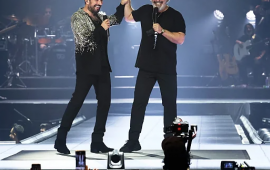 Tarkanla Cem Yılmazın dueti g&uuml;ndəm oldu 