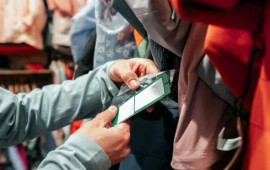 İkinci əl pencəyin cibindən 22 illik arxiv &ccedil;ıxdı