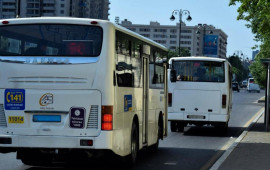 Bakıda sərnişin avtobusu beş avtomobilə çırpıldı 