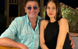 Xalq artisti 19 yaşlı nişanlısından ayrıldı