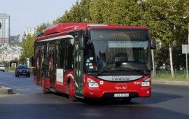 Bakıda sərnişin avtobusu yük avtomobilinə çırpıldı  ölən və yaralananlar var