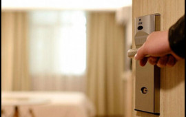Hoteldə əcnəbinin meyiti tapıldı