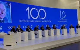 Bakıda “Heydər Əliyev 100: Həyatı və irsi” adlı tədbir keçirilir  FOTO