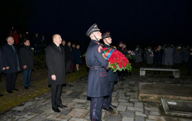 Azərbaycan və Slovakiya prezidentləri Bratislavada “Azadlıq Qapısı” abidəsini ziyarət ediblər 