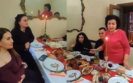 76 yaşlı Əməkdar artist &ouml;vladları, nəvə və nəticələri ilə