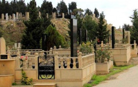 Azərbaycanda qəbir daşına elə s&ouml;z yazıldı ki, iş məhkəməyə kimi getdi
