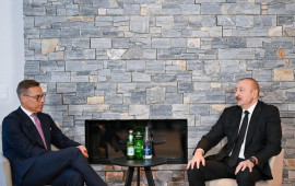 İlham Əliyev Davosda Finlandiya Prezidenti ilə g&ouml;r&uuml;ş&uuml;b  FOTO