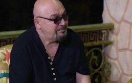 Əməkdar artistin yeni bağ evi 