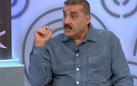 "Bığıma rəng qoyuram, əcəb edirəm"