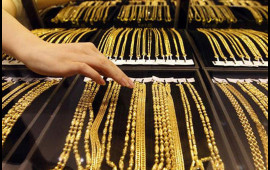 Alıcı kimi mağazaya daxil oldu, qırqızılı oğurlayıb getdi