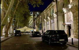 Xaqani bağının yaxınlığındakı 888, 444 və 777 nömrəli maşınlar kimindir?  AYNAdan cavab