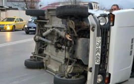 Nax&ccedil;ıvanda qəza   maşın aşdı  FOTO