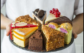 Sevgililər G&uuml;n&uuml;ndə qaynar xəttə yığıb tort istədi, cərimələndi