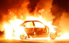 Bakıda Çin maşını yandı  Sürücü içindən çıxa bilmədi