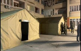 Bakıda partlayış baş verən binanın sakinlərinin qalması üçün çadırlar qurulub  VİDEO  FOTO