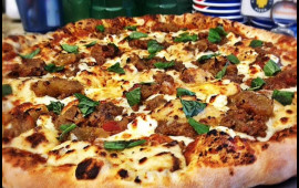 Restoranda müştərilərə narkotikli pizza verdilər  85 nəfər zəhərləndi  FOTO
