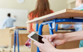 Şagird məktəbə telefonla gələ bilər – Bir şərtlə