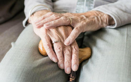 97 yaşı var, məşuqəsi ilə evlənəcək