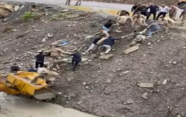 Türkiyədə hərbi maşın körpüdən aşdı, 9 nəfər xəsarət aldı