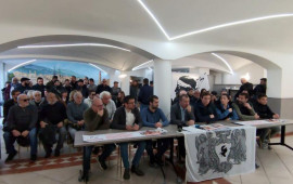 Korsikalılar Fransa polisinin dinc fəallara qarşı repressiyasına etiraz edirlər 