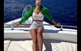 Azərbaycanlı aktrisa çimərlik geyimində də FOTOsunu yaydı