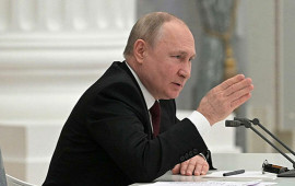 Putin: Rusiya Ukraynada müharibəni bitirməyə çalışır