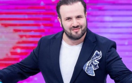 "Atam yaşda sənət&ccedil;ini hər g&uuml;n efirdə g&ouml;rəndə utanıram"