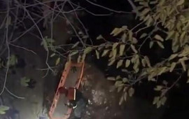 61 yaşlı kişi körpüdən keçərkən çay dərəsinə yıxıldı  VİDEO