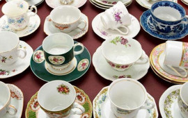 İndi 1100 manata satılır  &Ccedil;ox evdə hələ də bu dəstdən var 