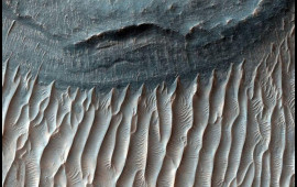 Marsda böyük buz yataqları aşkar olunub
