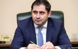 Paşinyanın partiyası: Ermənistanın müdafiə naziri yeni mənzilini kreditlə alıb