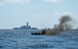 ABŞ ordusu Sakit okeanda gəmilərə zərbələr endirdi: