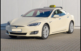 Azərbaycanda yeni taksi şirkəti yaradıldı: Bütün maşınlar "Tesla"dır