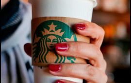 "Starbucks"da etiraz: Özlərini stula yapışdırdılar 