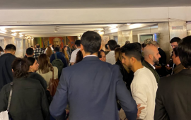 Bakı metrosunda izdiham  Saatlardır kart işləmir 