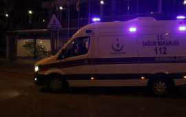 Təcili yardım maşını ilə motosiklet toqquşdu, &ouml;lən var