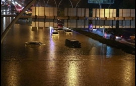 Çökən yolda qalan avtomobil 1 gün sonra çıxarıldı  VİDEO