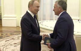 Putin ABŞ prezidentinin xüsusi nümayəndəsini qəbul etdi 