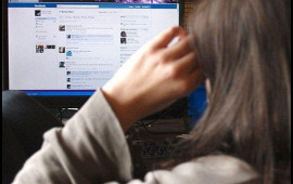 "Facebook"da saxta profil açan şəxs azərbaycanlı qadınları şantaj edir 