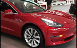 “Tesla” Bakıda ağır qəza törətdi 