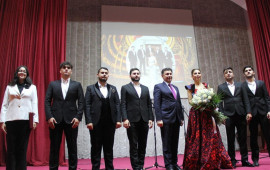 Fidan Hacıyeva Vokal musiqi məktəbinin nəzdindəki Opera teatrı ATUda ilk konserti ilə çıxış edib  FOTO