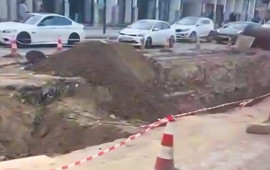 Binəqədi yolunu bu hala kim salıb, bilinmir 