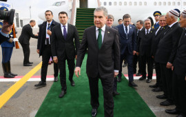 Qurbanqulu Berdiməhəmmədov Azərbaycana səfərə gəlib  FOTO