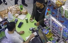 Əcnəbilərin Bakıda mağazada dələduzluğu şok etdi 