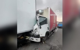 Bakıda iki yük maşını toqquşdu 