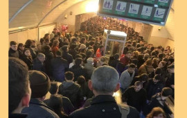 Metroda sıxlıq yarandı  Səbəb  FOTO